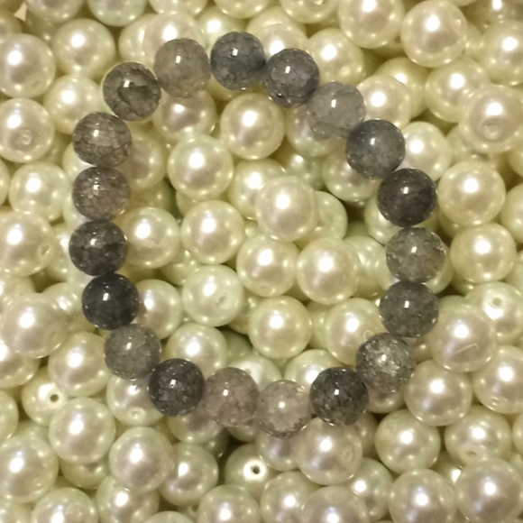 Gray Crackled Agate 10 MM Bead Stretch Bracelet - Picture 2 of 8